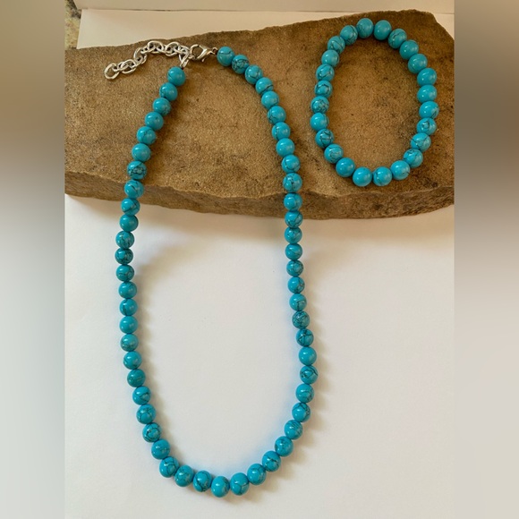Faux turquoise necklace and bracelet set - Picture 3 of 10